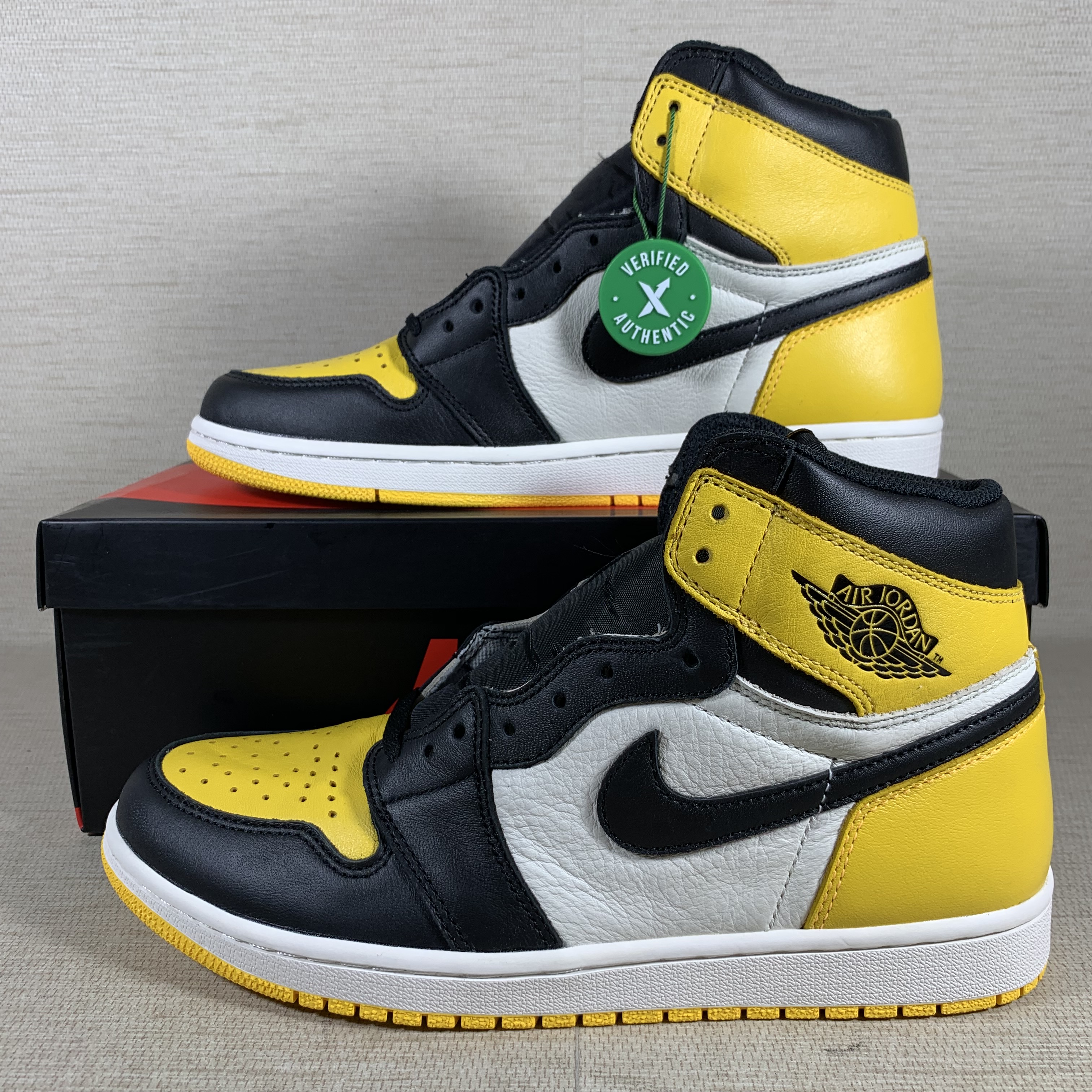 jordan 1 mid yellow toe black