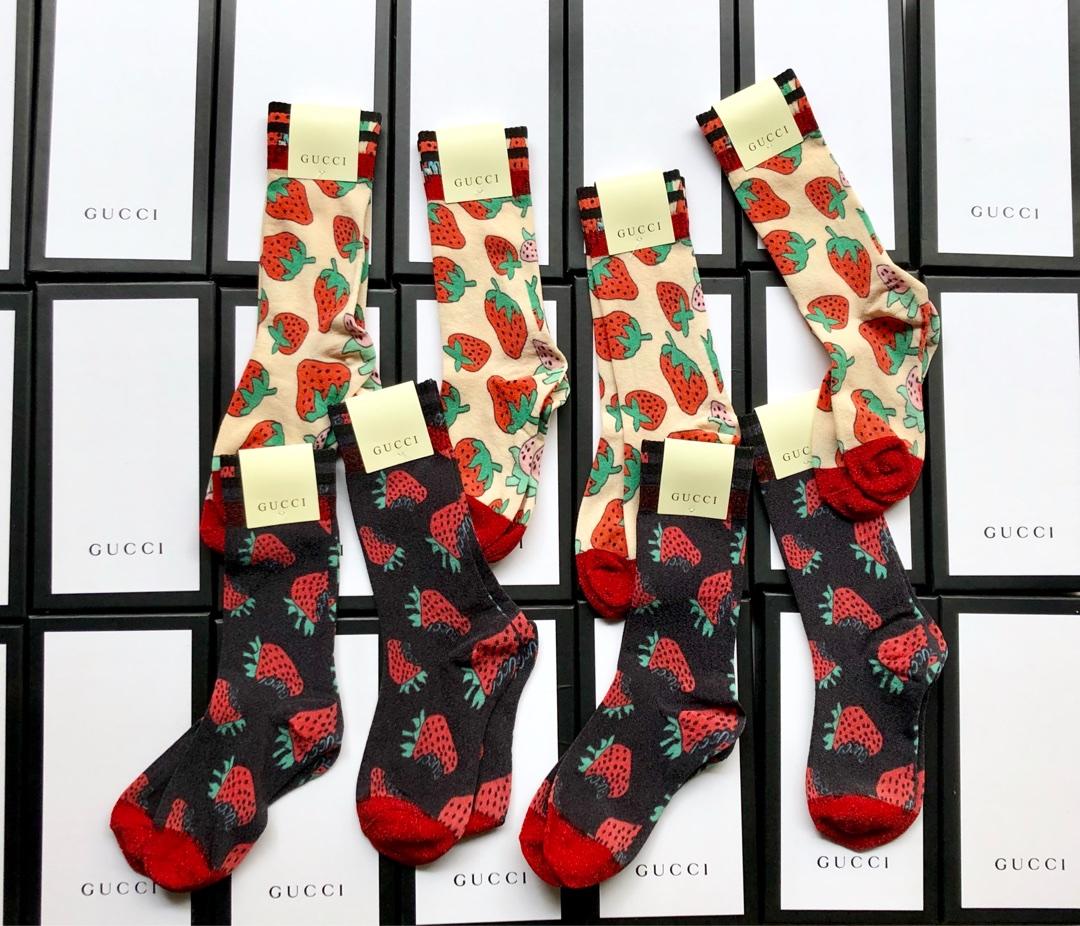 gucci strawberry socks