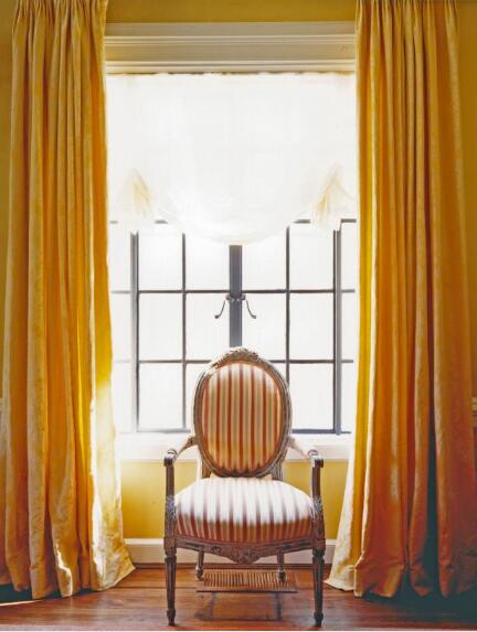 Drapes Are One Of The Interior Designer S Best Weapons Bringing