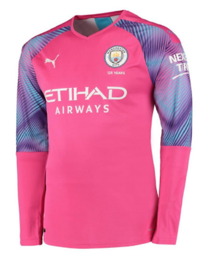 man u pink jersey