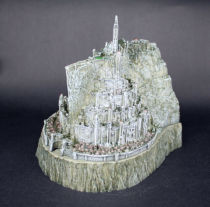 NEW Lord-of-The-Rings-Minas-Tirith-Capital-of-Gondor-Ashtray-Model-Statue
