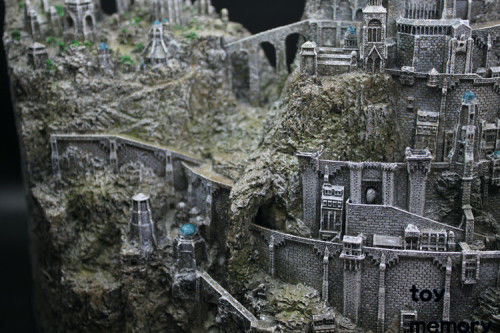 The Lord of the Rings Minas Tirith Diorama Statue Figure