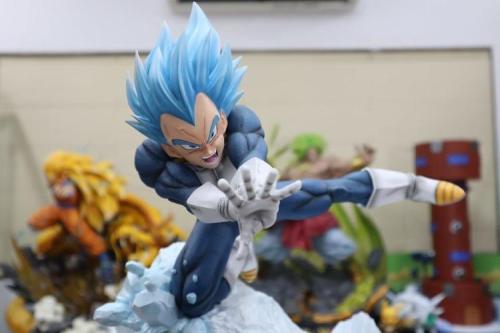 DBZ Figure Dragon Ball Super KRC Studio Vegeta Resin statue Black-yellow-red-blue 4PCS Head carving  In stock