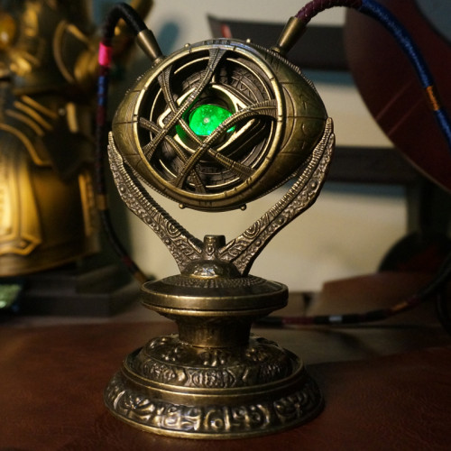 Marvel Avengers Doctor Strange Infinity stones Eye Of Agamotto 1/1 LED metal necklace Free shipping