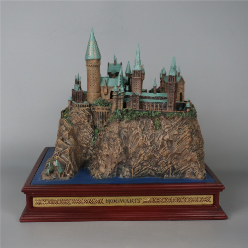 Universal Studios Harry Potter Hogwarts Resin Castle Figurine 13 Statue NEW 7kg