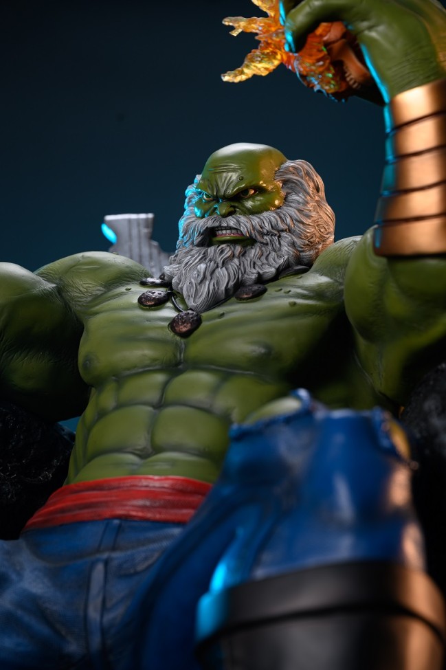In stock  Private Custom Hulk on Throne 1/4 Scale Ploystone Statue