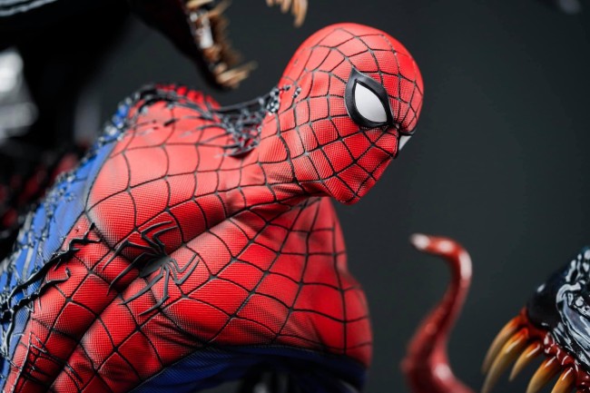 In stock Private custom Spiderman VS Venom 1/4 scale Polystone statue figure