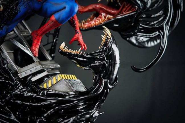 In stock Private custom Spiderman VS Venom 1/4 scale Polystone statue figure