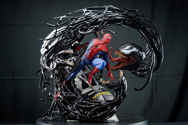 In stock Private custom Spiderman VS Venom 1/4 scale Polystone statue figure