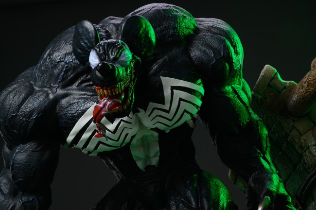 In stock  Private Custom Sewer Venom 1/4 Scale Polystone Statue With LED Light