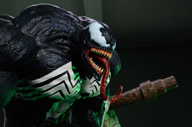 In stock  Private Custom Sewer Venom 1/4 Scale Polystone Statue With LED Light