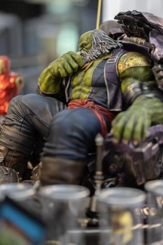 PREORDER Private custom Marvel  Incredible Hulk Future Imperfect Maestro Hulk throne 1/4 scale Polystone statue