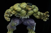 PRE ORDER Hulk WP Red Hulk 1/4 scale Ploystone Statue