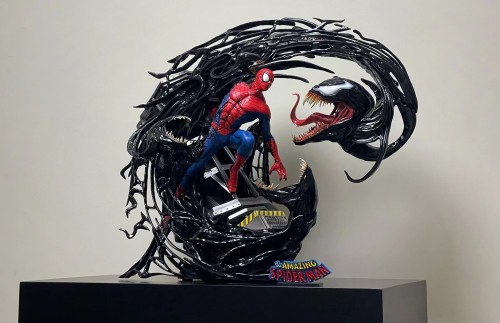 Almost done! Delivery around April Private custom Spiderman VS Venom 1/4 scale Polystone statue figure