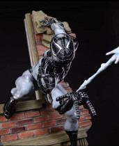 In stock Marvel  Wall Climbing Spiderman Statue 1/4 Scale Polystone Statue full-length portrait
