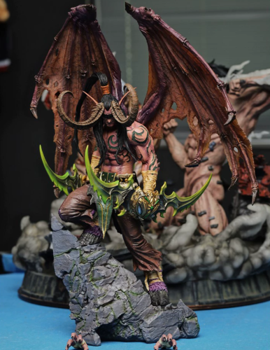 In stock WOW World of Warcraft Illidan Stormrage  1/4 Scale Polystone LED statue