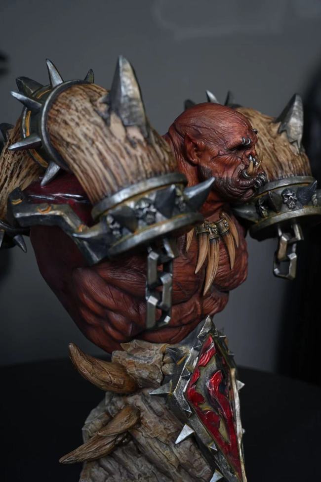 In stock  World of Warcraft Grommash Hellscream 1/4 scale Polystone statue Exclusive customization