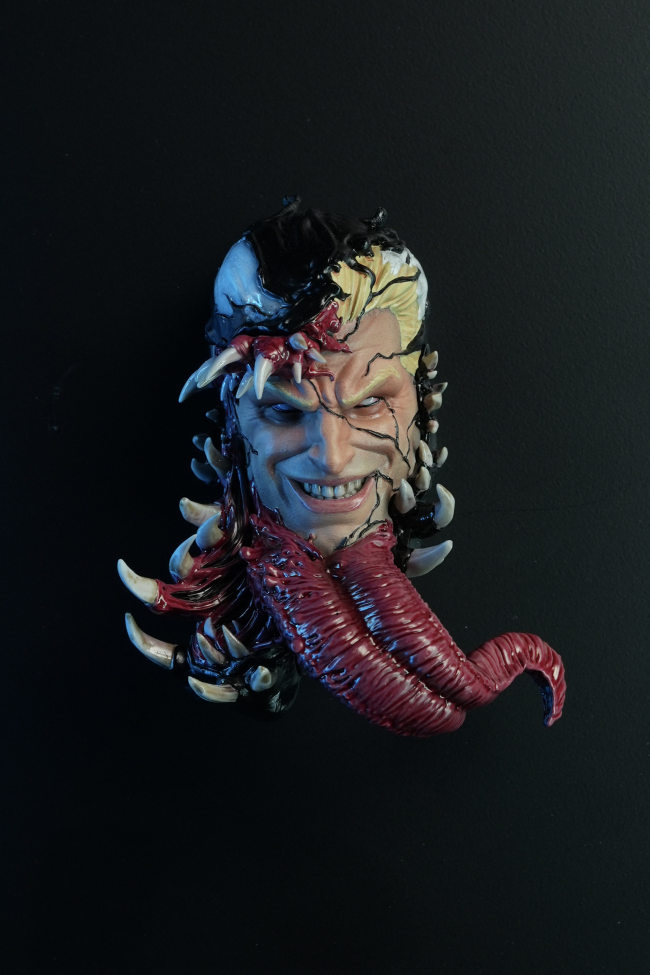 In stock 3109 Studio Puzzle Venom 1/4 head carved fridge magnet Resin statue Figure Collection Gift 