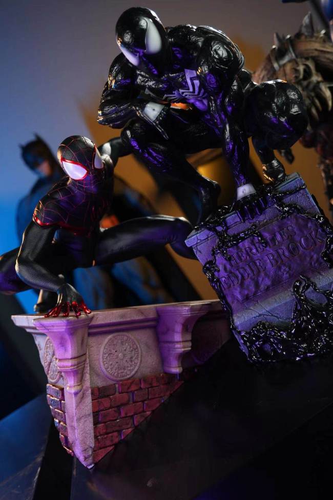 In stock 3109 StudioSpider-ManMiles Morales 1/4 1/6 Scale Polystone Resin Statue model
