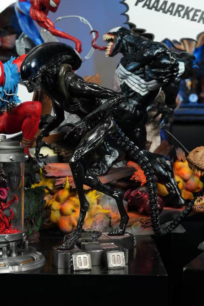 In stock 3109 Studio Alien form 1/6 scale brown Full-body Polystone Resin statue