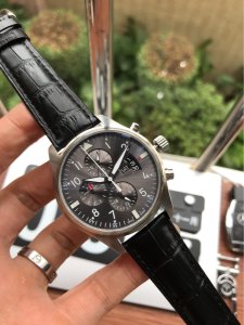定番人気IWC パイロットウォッチ コピーシリーズ メンズ 自動巻き4色