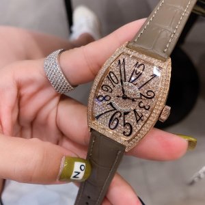 大人気新品フランクミュラー 時計 コピー レディース クオーツ 4色