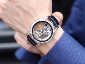 注目度NO.1コルム 時計 コピー メンズ 自動巻き 2色
