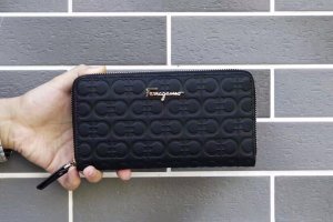 2019大人気爆発フェラガモ☆Ferragamo☆メンズ 長財布コピー ☆人気商品今流行り欠かせない存在☆★