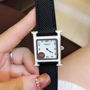 大人気新品エルメス 時計 コピー レディース クオーツ7色