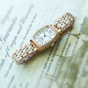 注目度NO.1フランクミュラー 時計 コピー レディース クオーツ 3色