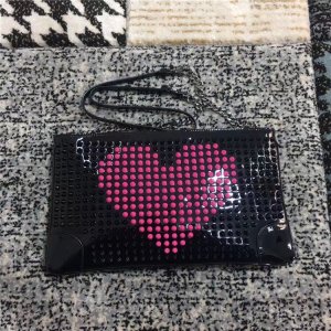 クリスチャンルブタンバッグコピー 2020新品注目度NO.1 Christian Louboutin レディース ショルダーバッグ