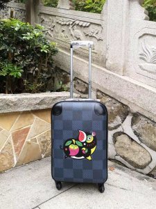 ルイヴィトンバッグコピー 定番人気2020新品 Louis Vuitton 男女兼用 スーツケース