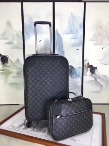 ルイヴィトンバッグコピー 2020新品注目度NO.1 Louis Vuitton 男女兼用 スーツケース