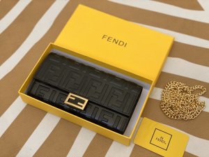 フェンディバッグコピー 大人気2021新品 FENDI レディース ショルダーバッグ