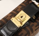 フェンディバッグコピー 大人気2021新品 FENDI レディース ショルダーバッグ