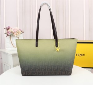 フェンディバッグコピー 2021新品注目度NO.1 FENDI レディース トートバッグ