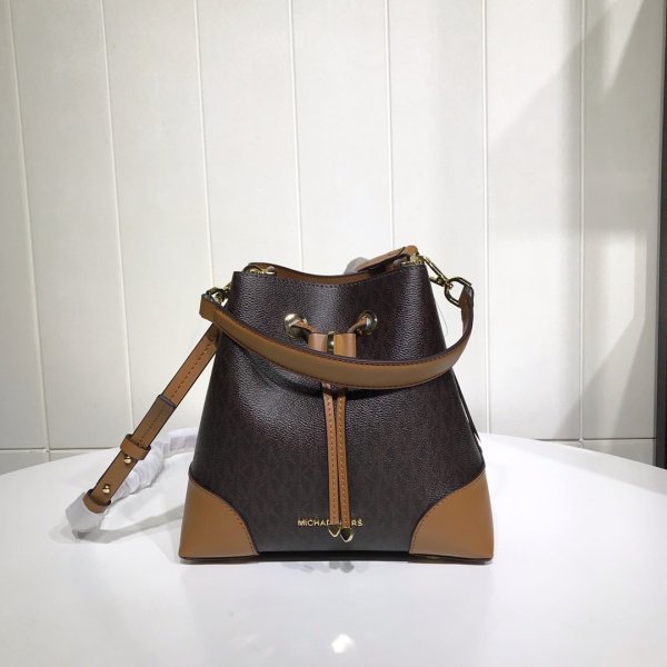 マイケル コースバッグコピー 2021新品注目度NO.1 Michael Kors レディース バケツバッグ