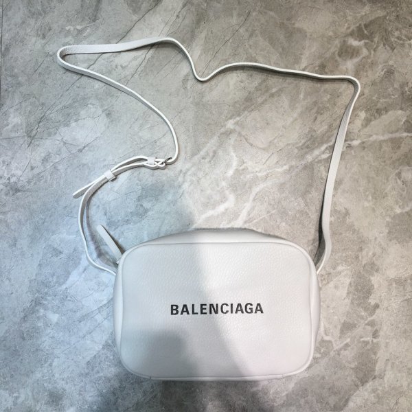 高品質 バレンシアガバッグコピー 定番人気2021新品 BALENCIAGA 男女兼用 ショルダーバッグ