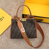 フェンディバッグコピー 定番人気2021新品 FENDI レディース トートバッグ