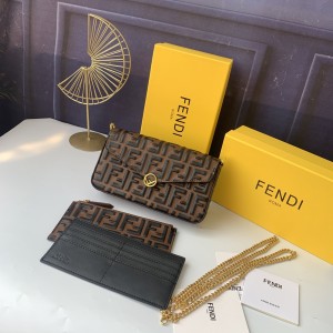 フェンディバッグコピー 大人気2021新品 FENDI レディース セカンドバッグ