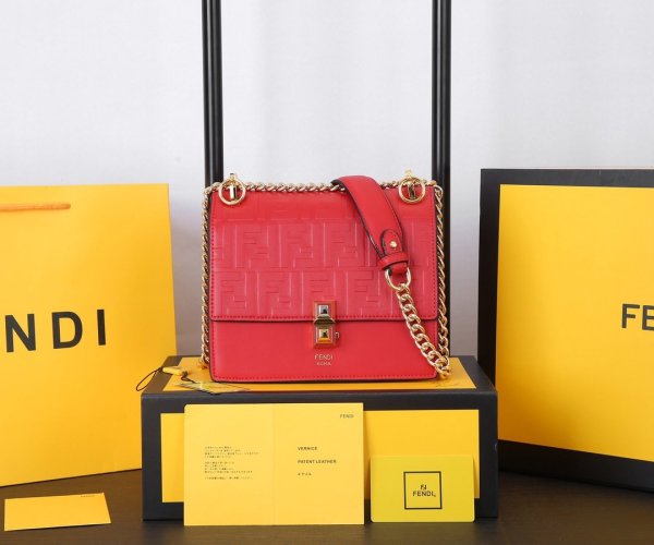 フェンディバッグコピー 大人気2021新品 FENDI レディース ショルダーバッグ