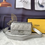 フェンディバッグコピー 定番人気2021新品 FENDI レディース ショルダーバッグ