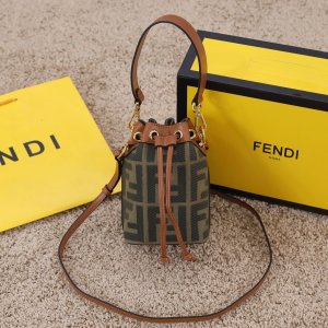 フェンディバッグコピー 大人気2022新品 FENDI レディース バケツバッグ