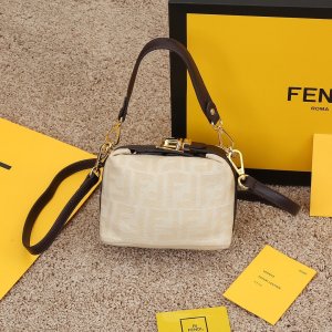 フェンディバッグコピー 定番人気2022新品 FENDI レディース ショルダーバッグ