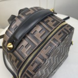フェンディバッグコピー 定番人気2022新品 FENDI レディース バックパック