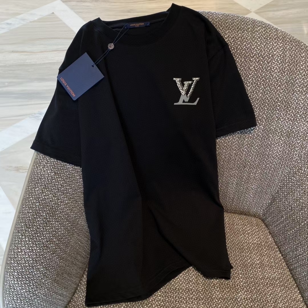 ルイヴィトン服コピー 2022新品注目度NO.1 Louis Vuitton レディース 半袖Tシャツ