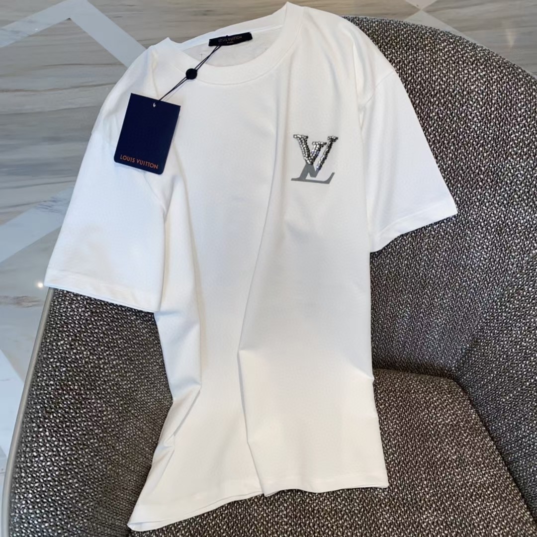 ルイヴィトン服コピー 定番人気2022新品 Louis Vuitton レディース 半袖Tシャツ
