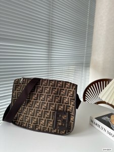 フェンディバッグコピー 2023新品注目度NO.1 FENDI レディース ショルダーバッグ