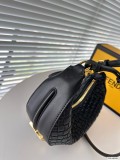 フェンディバッグコピー 2023新品注目度NO.1 FENDI レディース ショルダーバッグ