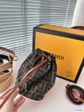 フェンディバッグコピー 大人気2023新品 FENDI レディース バケツバッグ